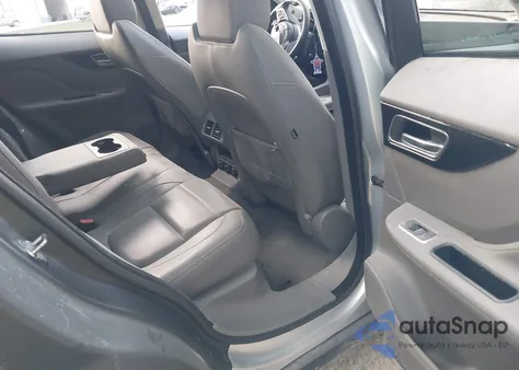 2018 Jaguar F-Pace 25T R-Sport из США, поврежденный, VIN SADCL2FX7JA279774